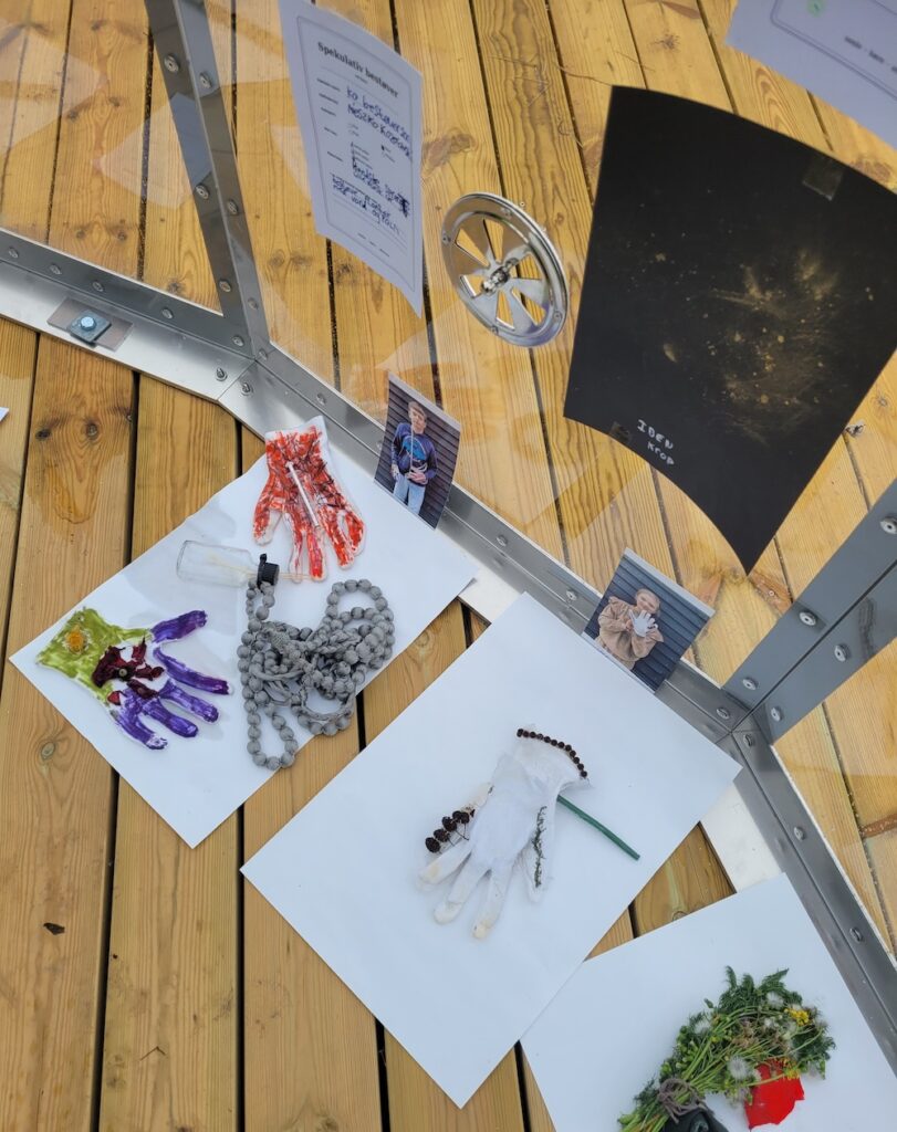 inspirerende dage med workshoppen Spekulative bestøvere vinger der bestøver af elever fra udby skole 2
