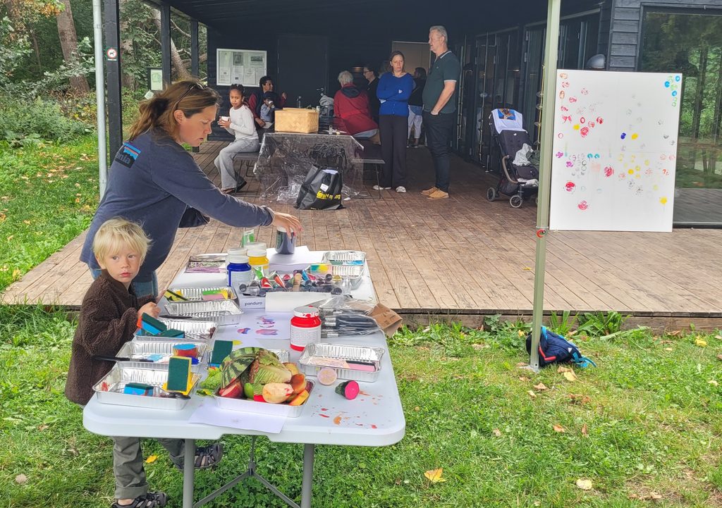 Kreativitet og sanser kom i spil i Naturrummet 20260829 135802